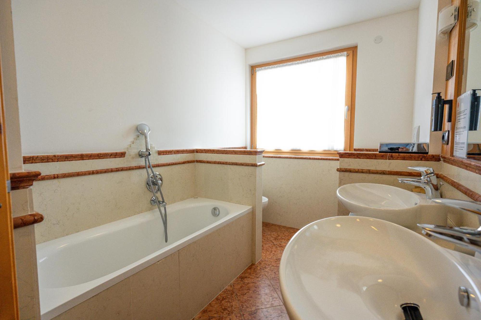 Wellness Hotel Lupo Bianco Canazei Buitenkant foto