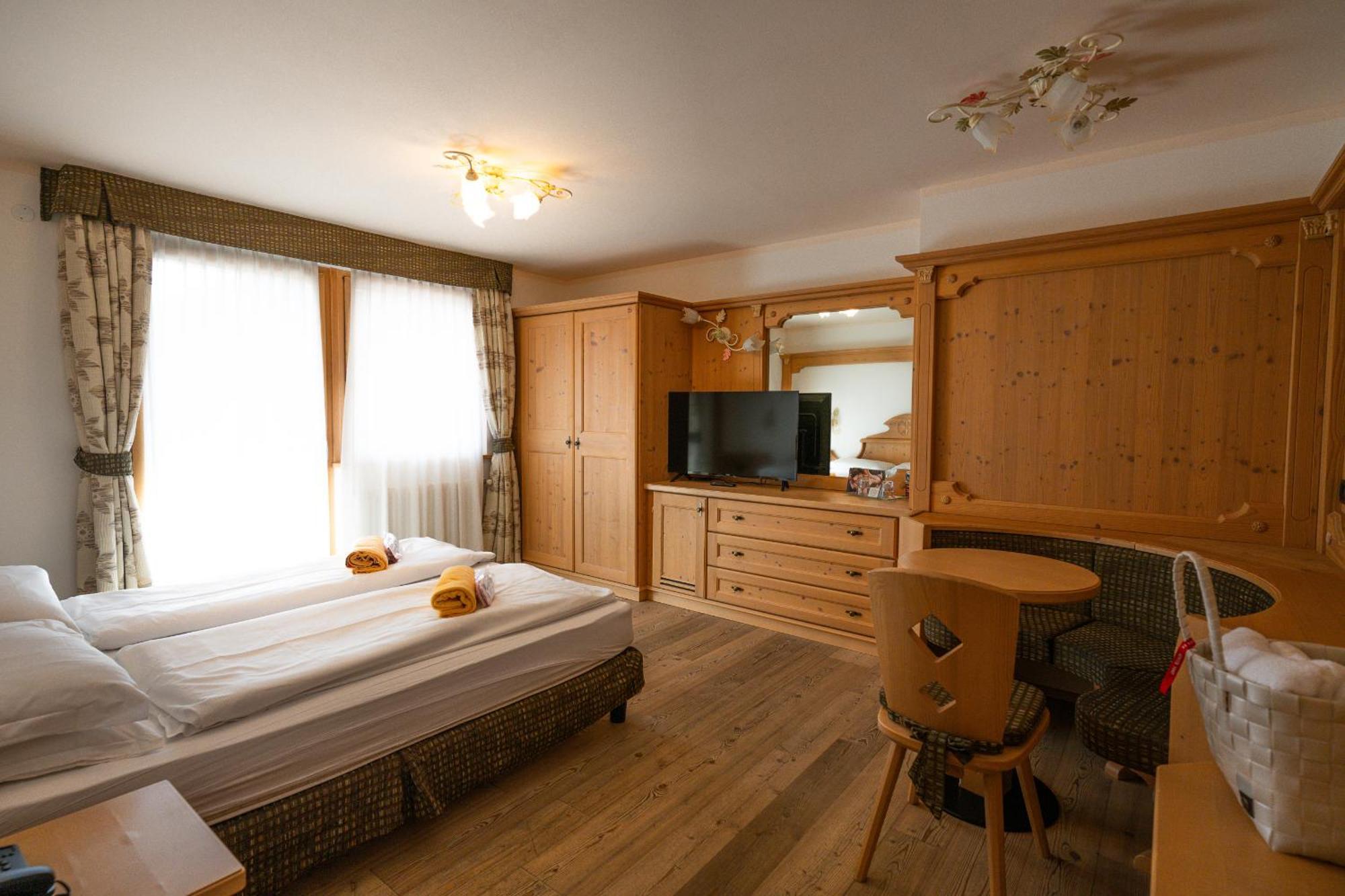 Wellness Hotel Lupo Bianco Canazei Buitenkant foto