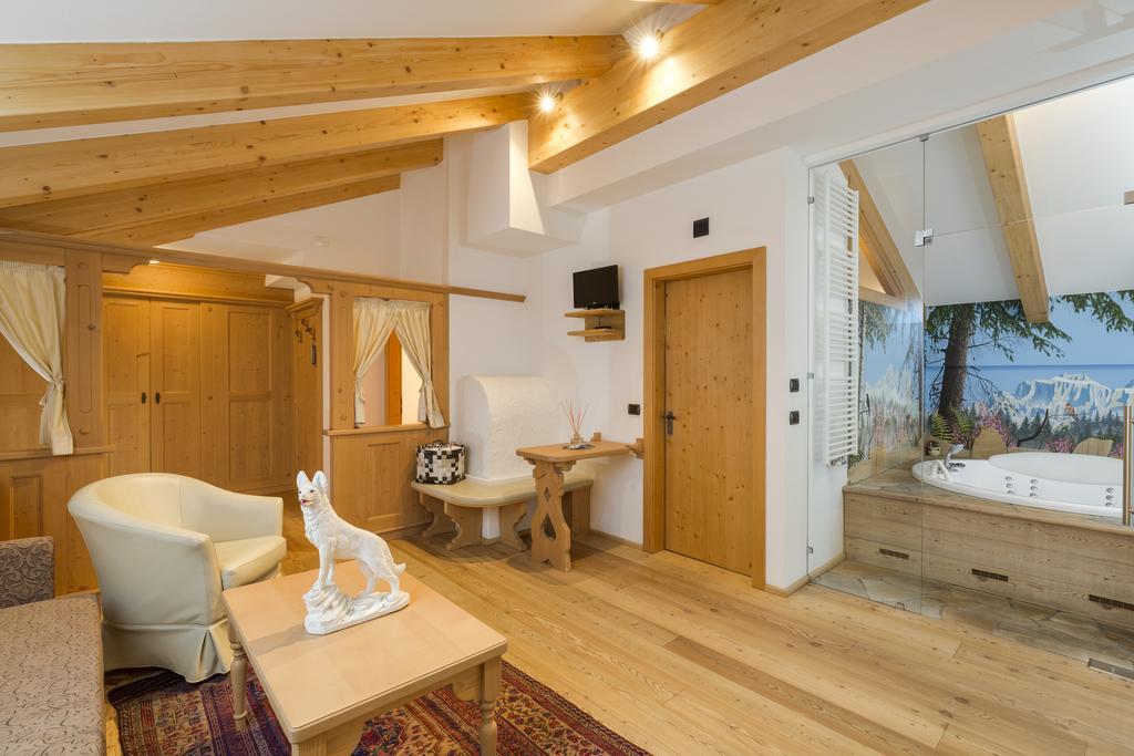 Wellness Hotel Lupo Bianco Canazei Buitenkant foto